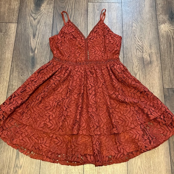Main Strip Dresses & Skirts - Main strip v neck ruffle Marsala dress